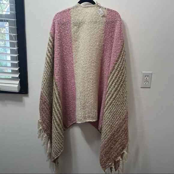 🎈Poncho Style Cardigan OS - Picture 16 of 16